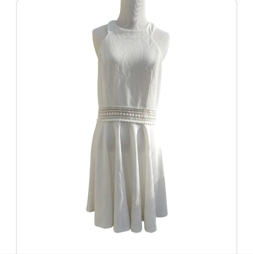 Alya Francesca's White Sleeveless Dress Size M